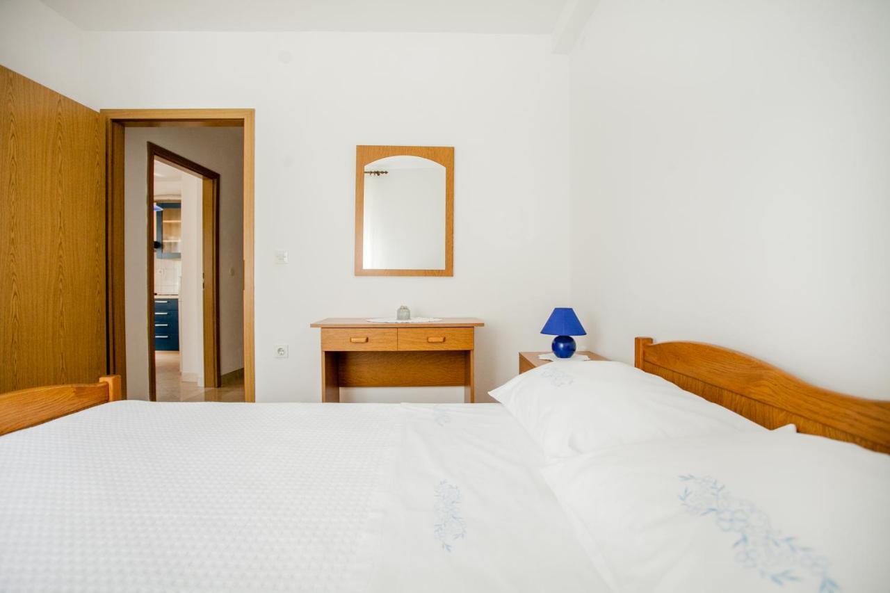 Apartments Ivomar Trogir Eksteriør bilde